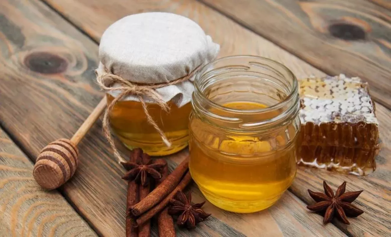 her-gun-bir-kasik-tarcin-ve-bal-tuketmenin-faydalari-1541763715-931