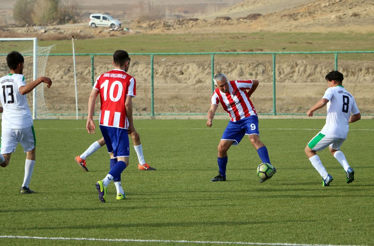 serif-kunt-hangi-takimda-oynuyor