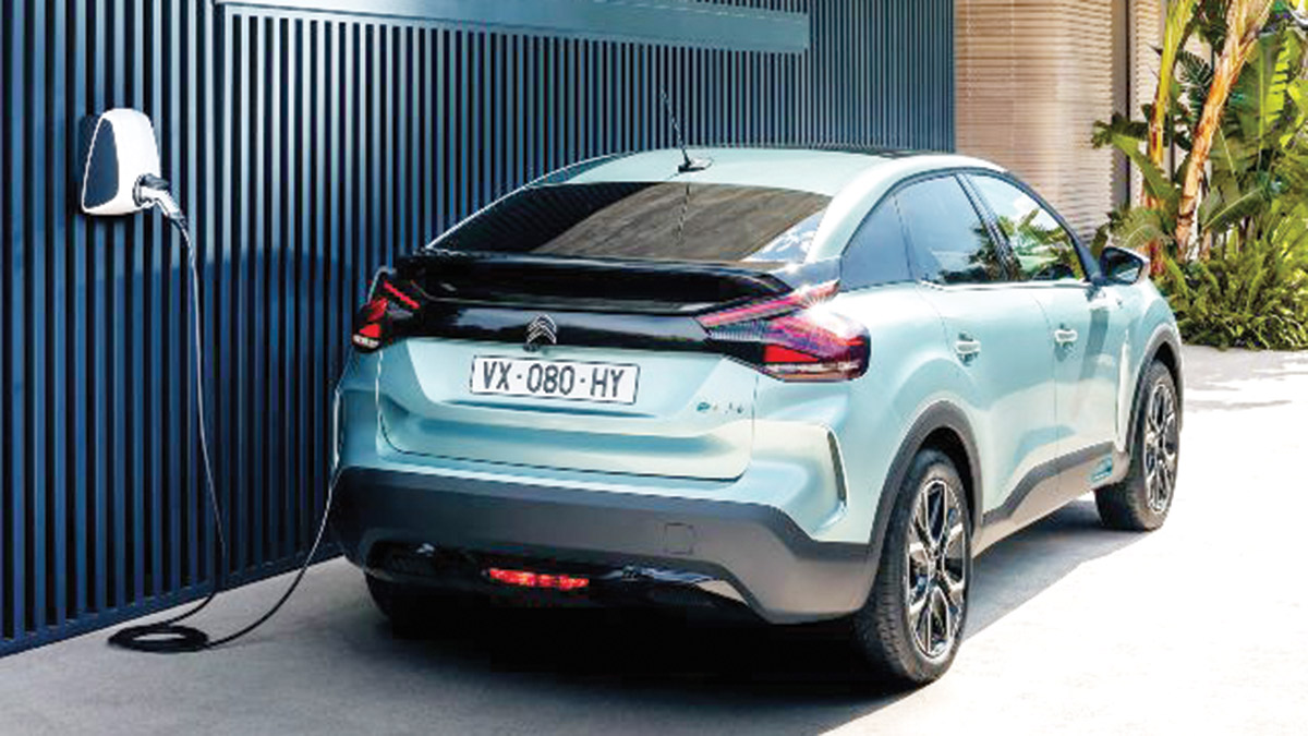 17kr04-kisa-1-citroen-e-c4-otogundem-1