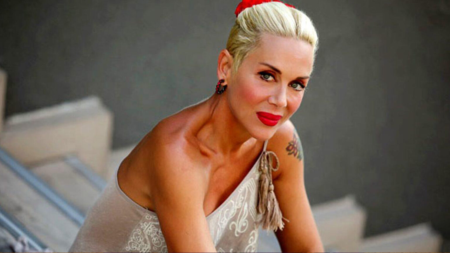 billur-kalkavan-ne-kanseri-sevgilisi-kimdir-kac-yasinda-1536x864