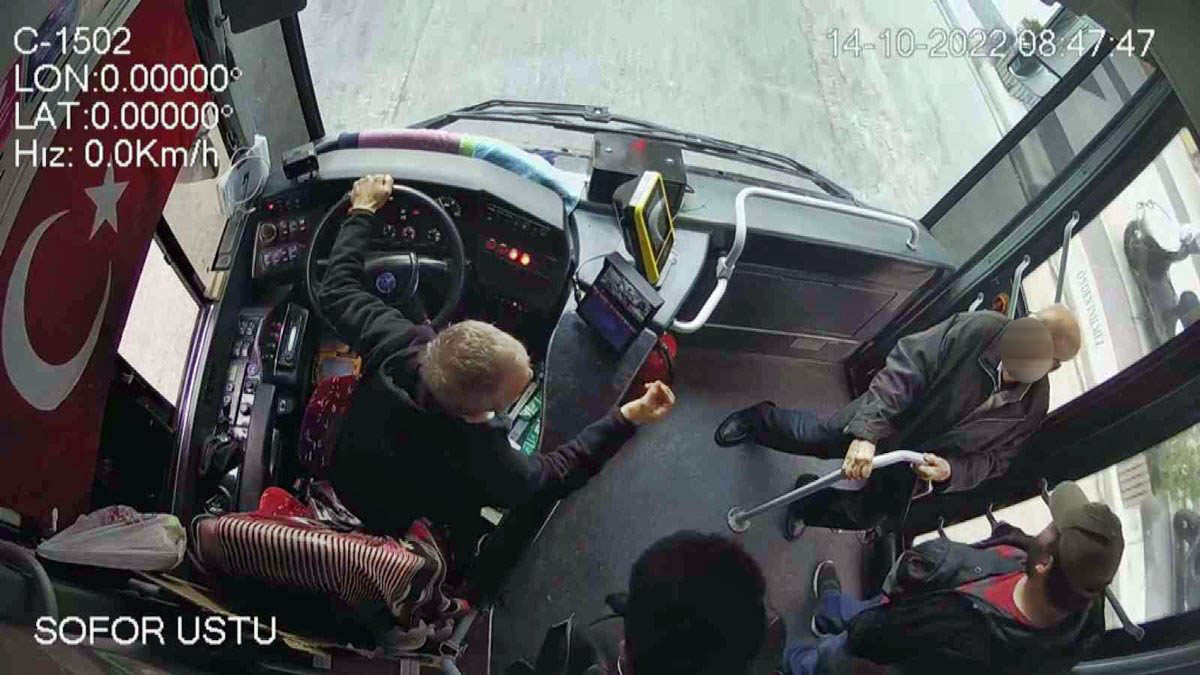 istanbul-beykoz-otobuste-kalp-krizi-gecirdi-1