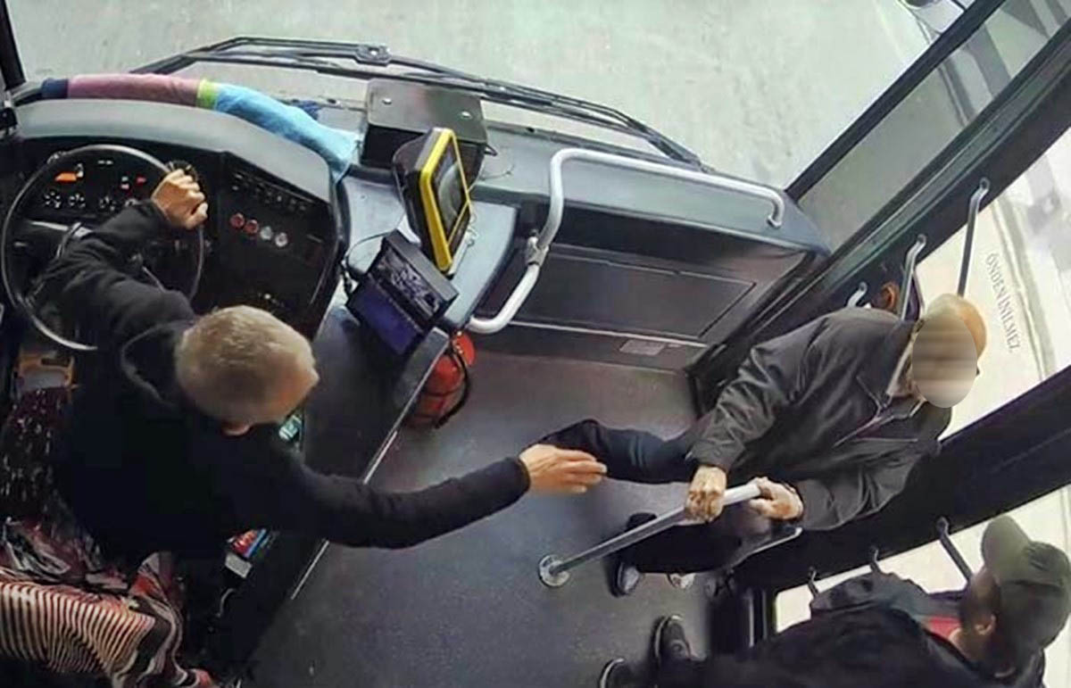 istanbul-beykoz-otobuste-kalp-krizi-gecirdi-2