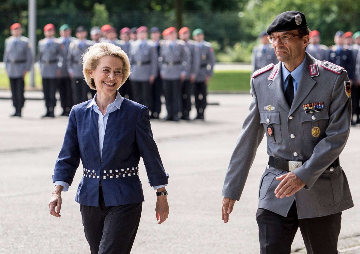 ursula-von-der-leyen-ne-is-yapiyor