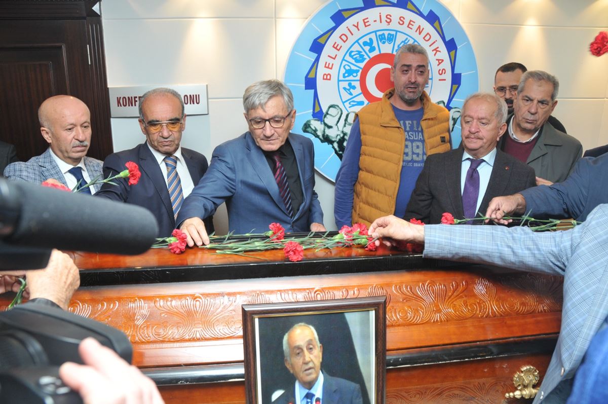 belediye-is-sendikasi-eski-izmir-sube-baskani-hasim-candan-kursude-oldu