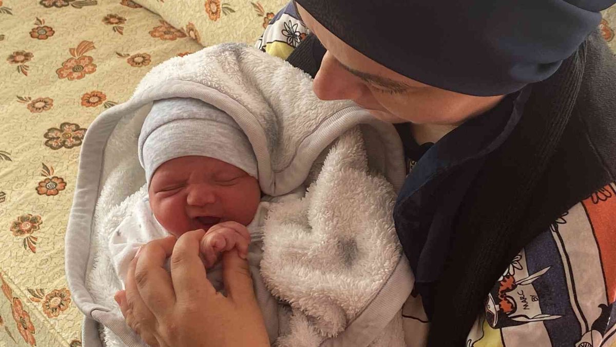 selcuk-ayvazin-ucuncu-cocugu