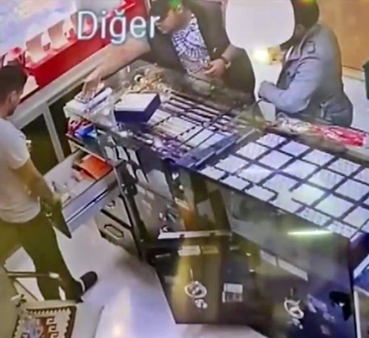 istanbul-esenler-hirsizlik-video