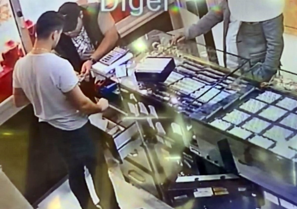 kuyumcu-hirsizlik-ani