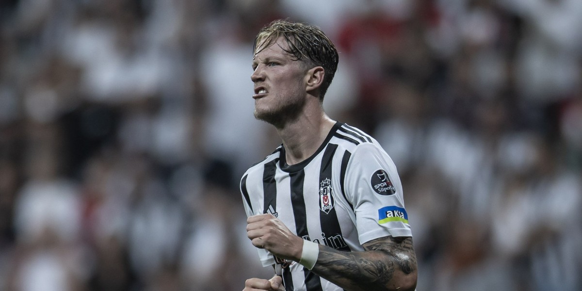 Weghorst Cenk Tosun'u övdü