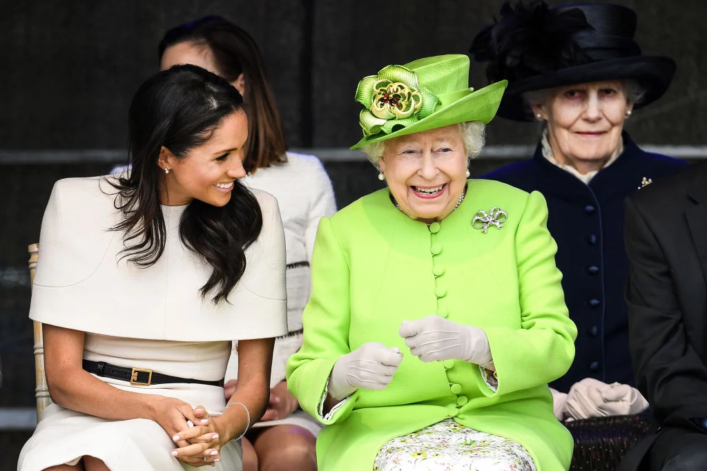 internet-blames-meghan-markle-for-queen-death-2