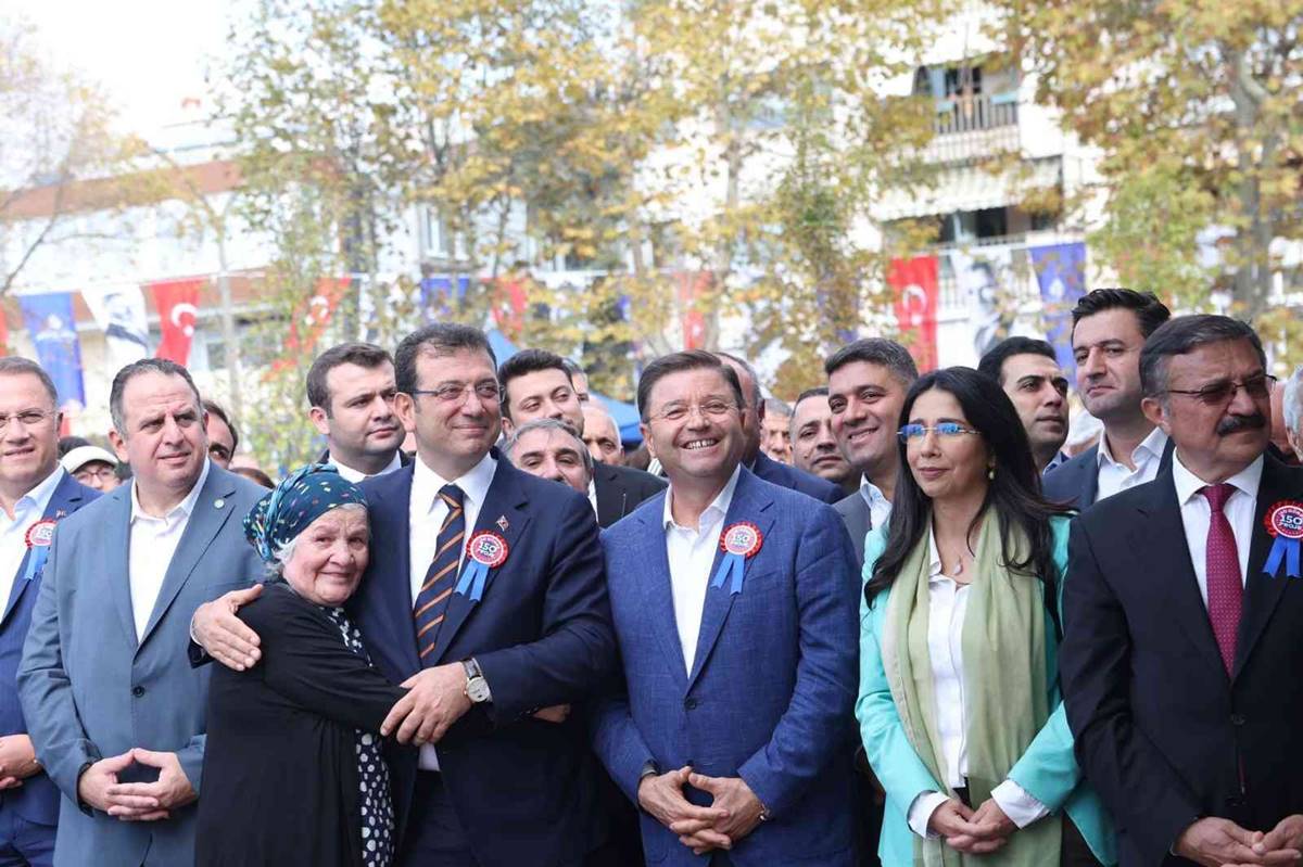 ekrem-imamoglu-halkla-beraber