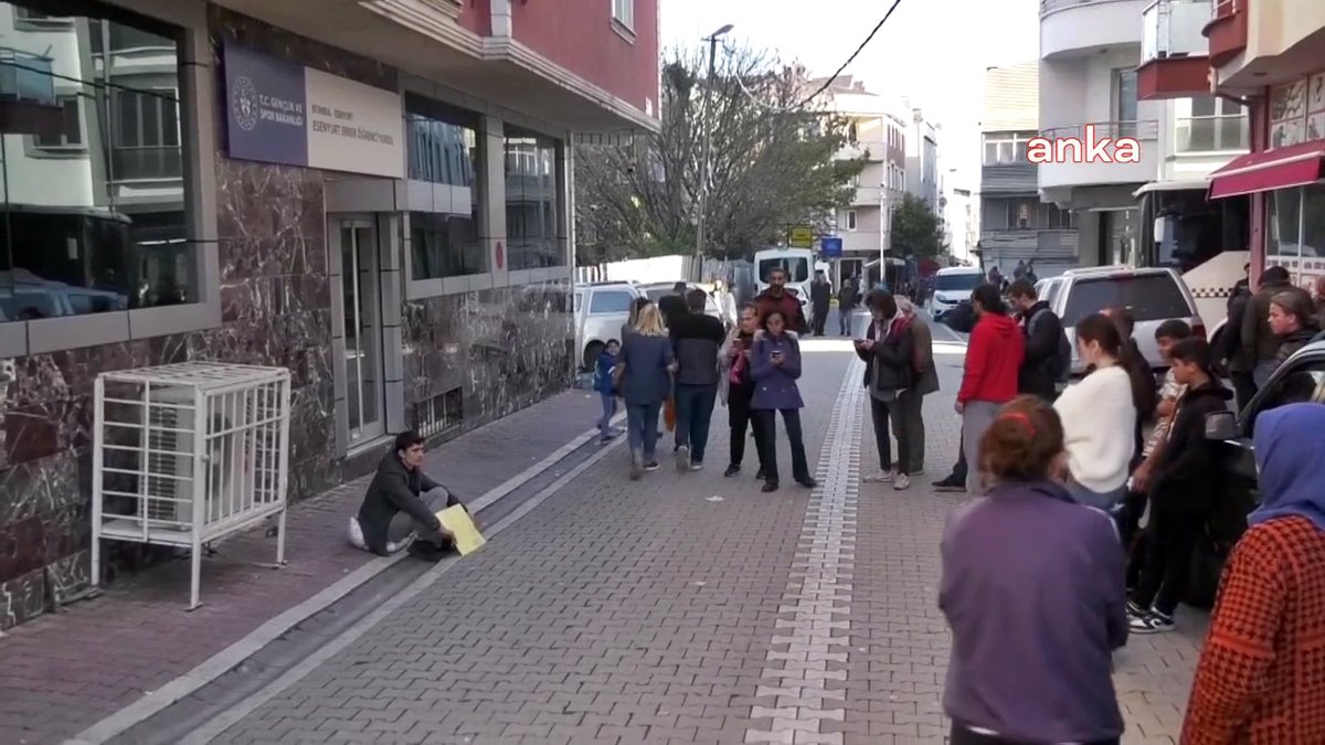 istanbul-esenyurt-kyk-yurdu-oturma-eylemi