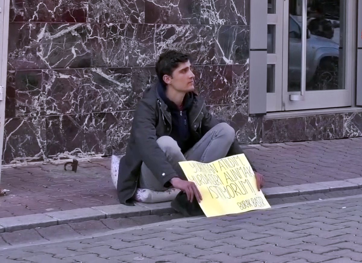 kyk-yurdundan-atilan-ogrenci-burak-baser