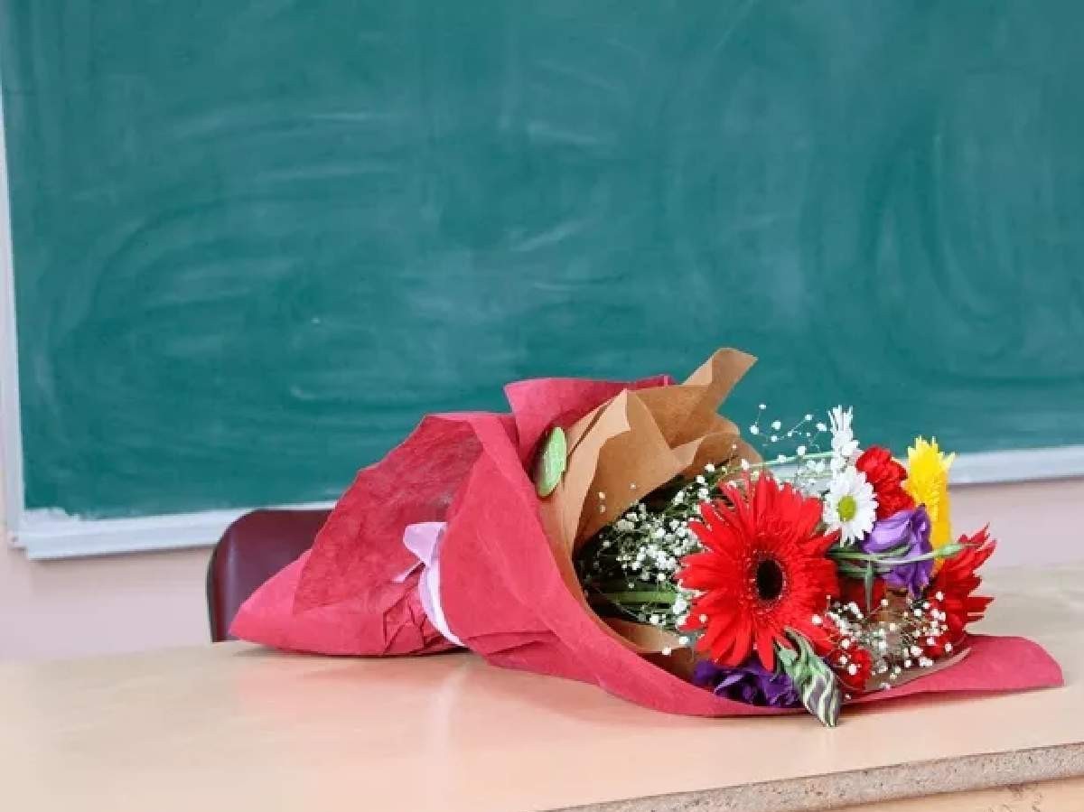 ÖĞRETMENLER GÜNÜ ŞİİRİ