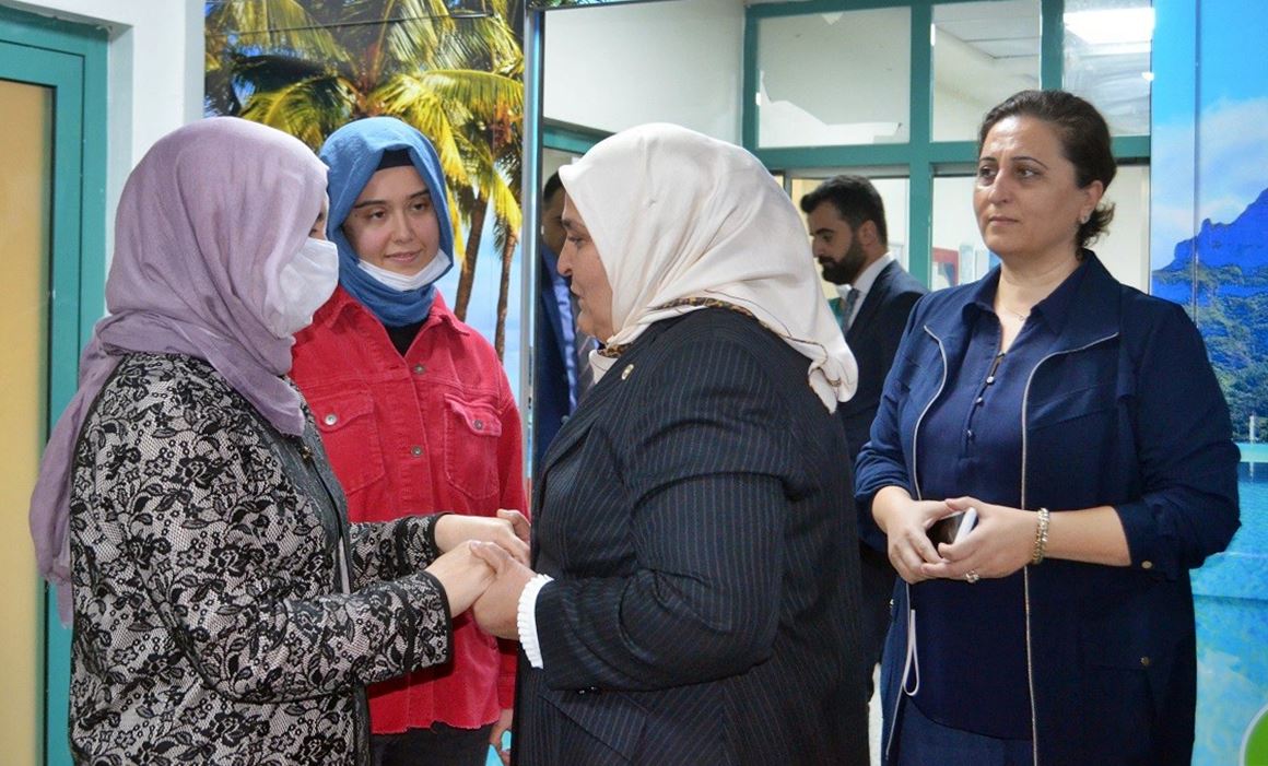 hollandali-doktorlarin-umidi-kestigi-genc-turkiyede-tedavi-ediliyor-1