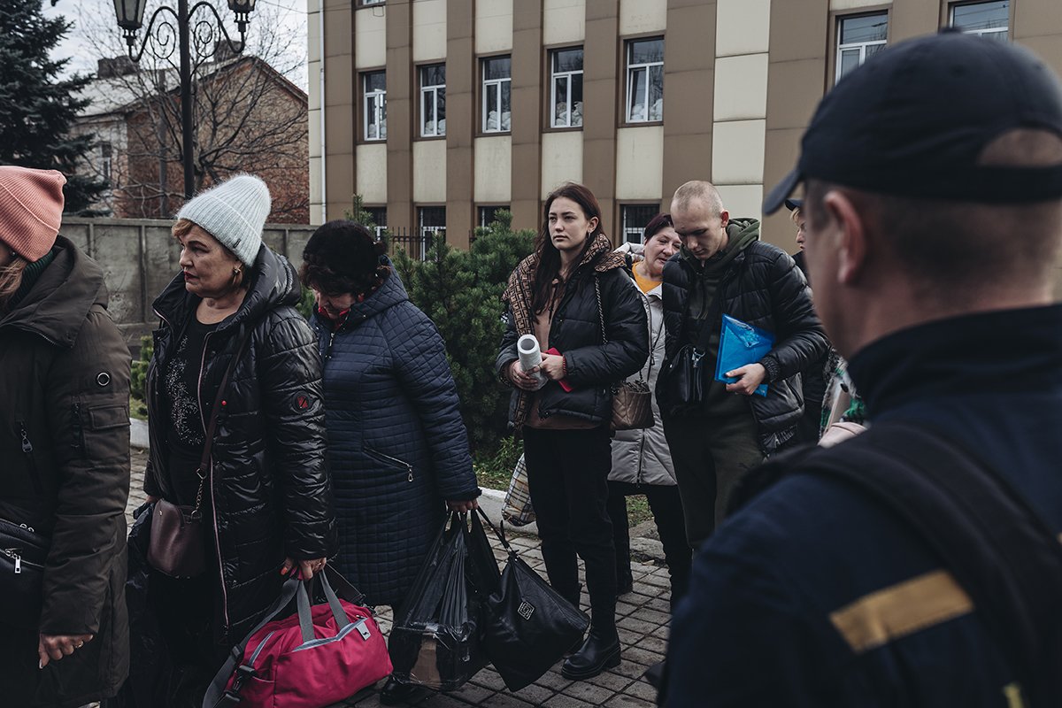 aa-20221121-29501225-29501220-ukraynanin-donbas-kentinden-tahliye-edilen-siviller