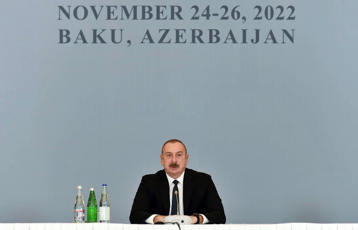 aliyevden-turkiyeye-ovgu-3