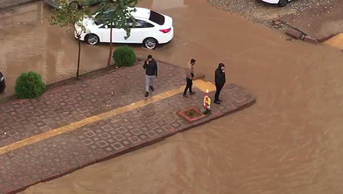 mardin-ve-sirnakta-saganak-evleri-su-basti-1220-dhaphoto5-001