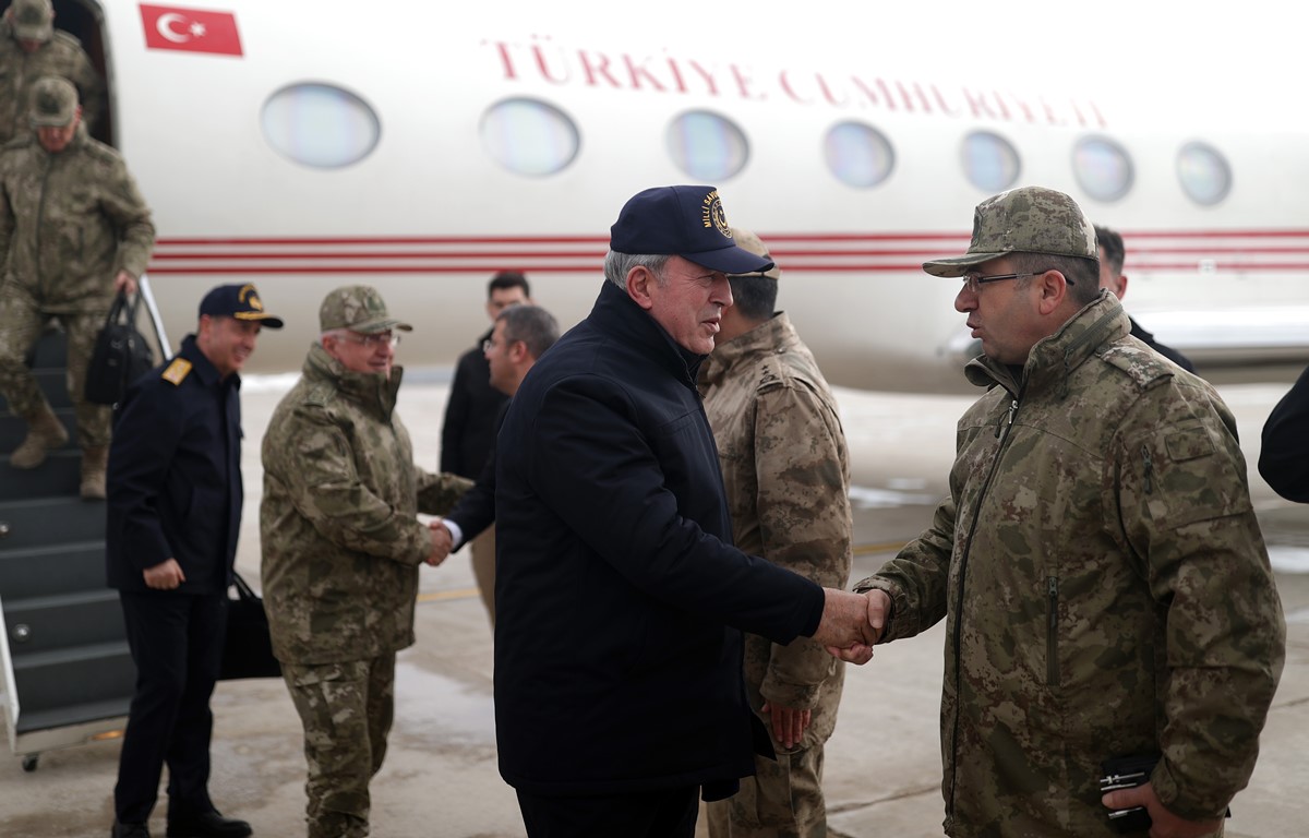 bakan-akar-irak-sinirindaki-birliklerde-inceleme-2