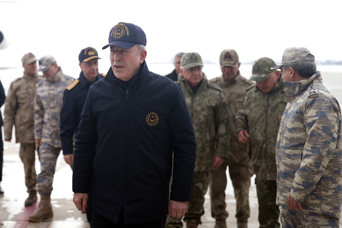 bakan-akar-irak-sinirindaki-birliklerde-inceleme-4