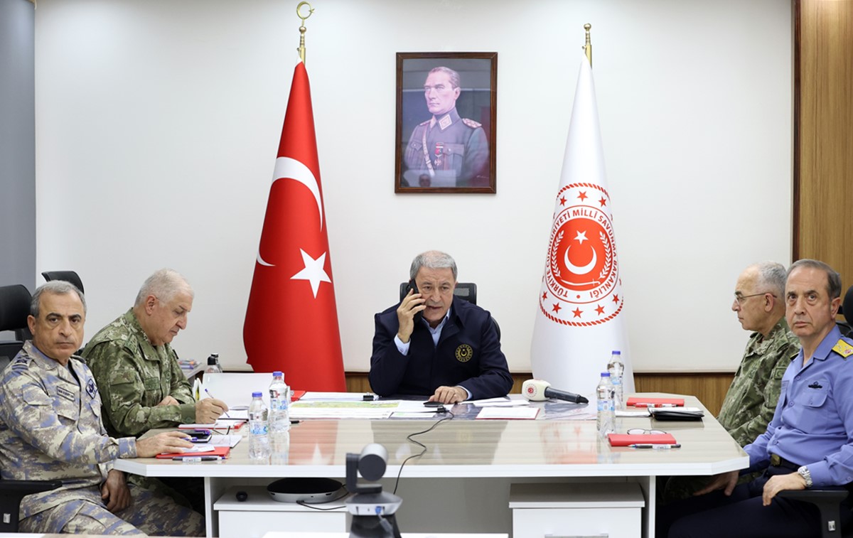 hulusi-akar-ve-komutanlar