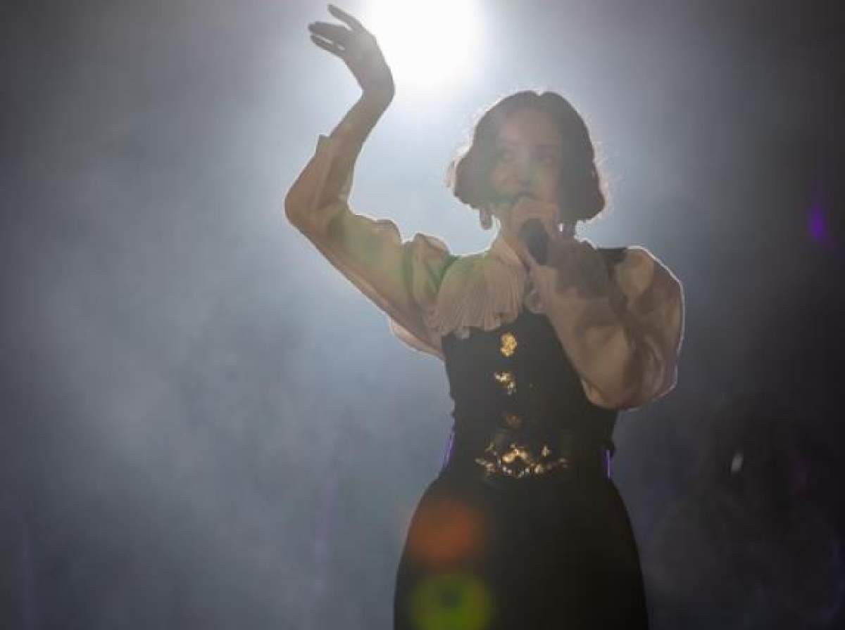 zeynep bastık katar konseri