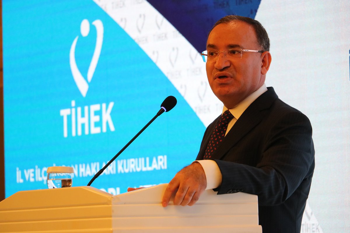 adalet-bakani-bekir-bozdag-altili-masa-aciklamasi-1