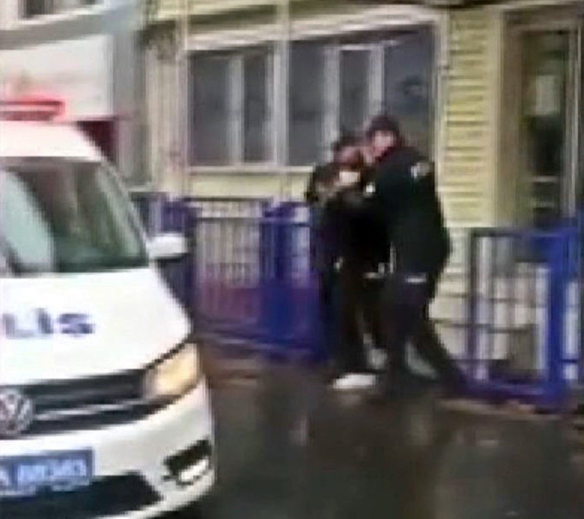 istanbul-sariyer-kopege-iskence-3