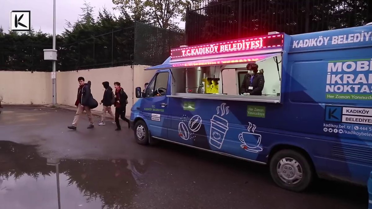 kadikoy-belediyesi-corba-dagitimi-kadikoy-imam-hatip-3