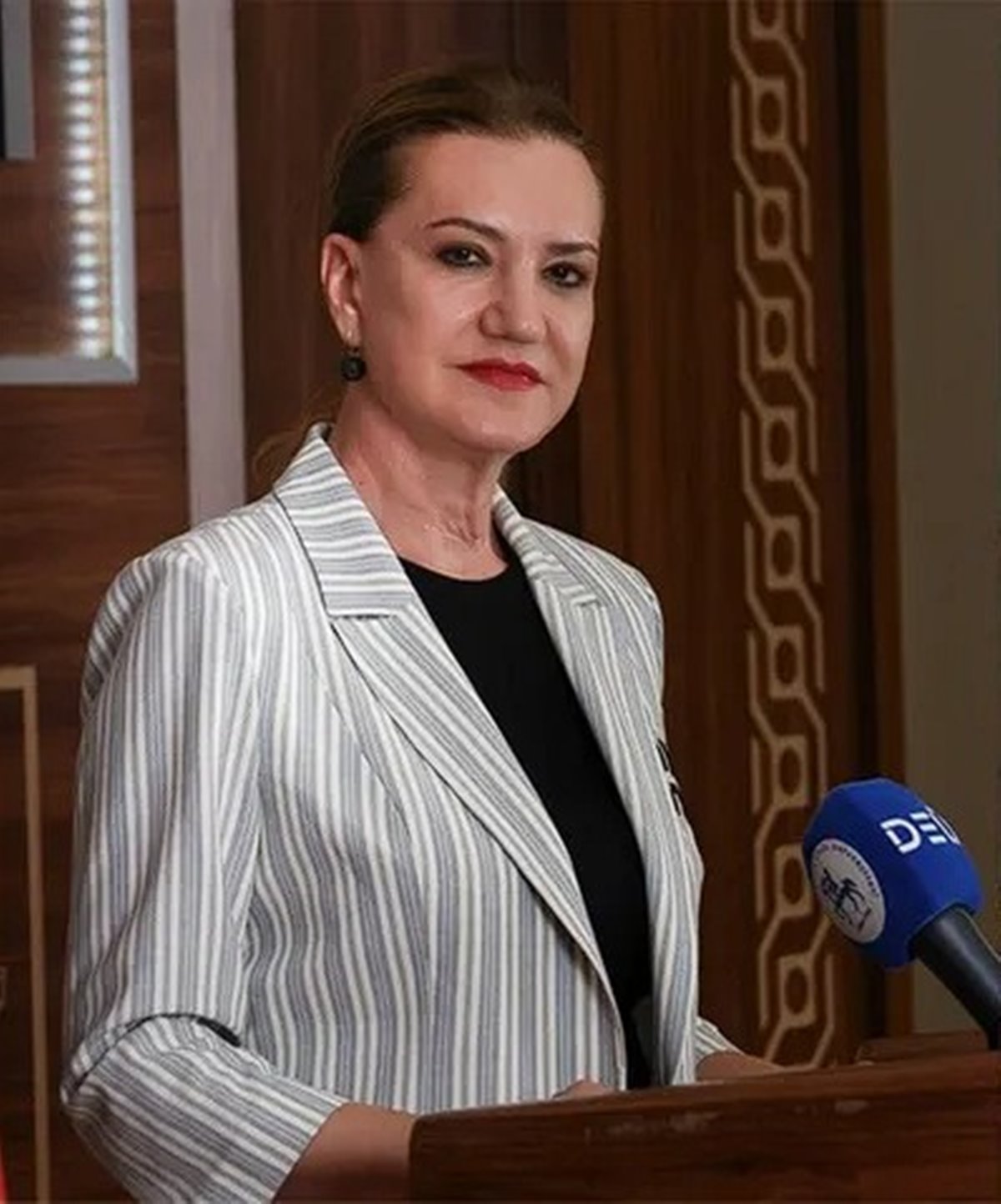 dokuz-eylul-universitesi-rektoru-fatma-seniha-nukhet-hotar