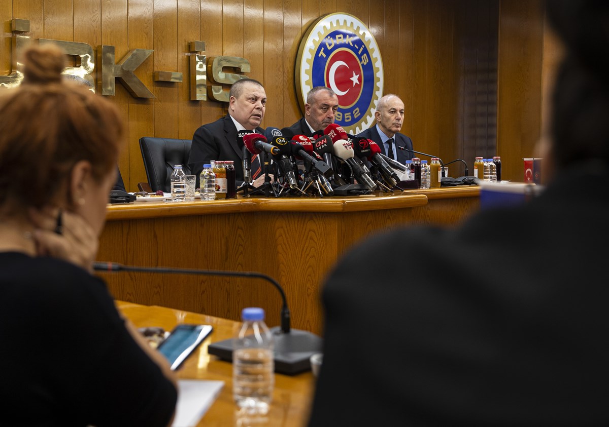 turk-is-genel-sekreteri-pevrul-kavlak-5-001