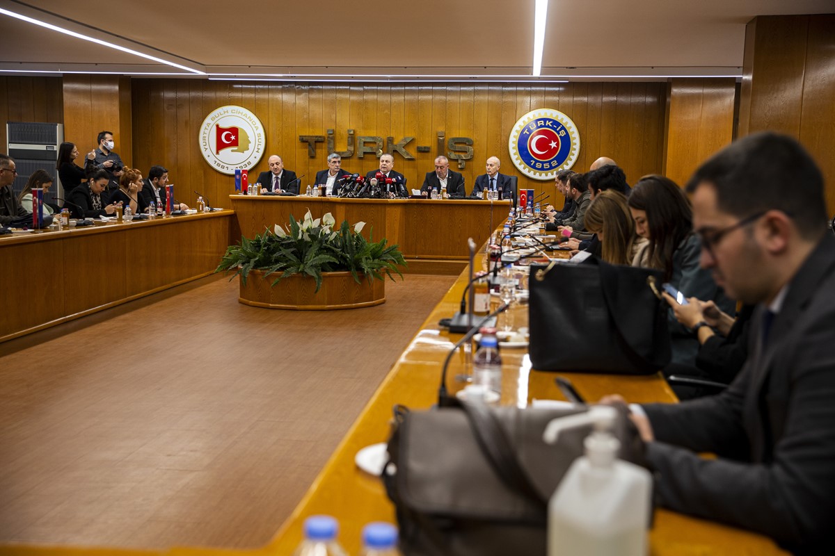 turk-is-genel-sekreteri-pevrul-kavlak-8