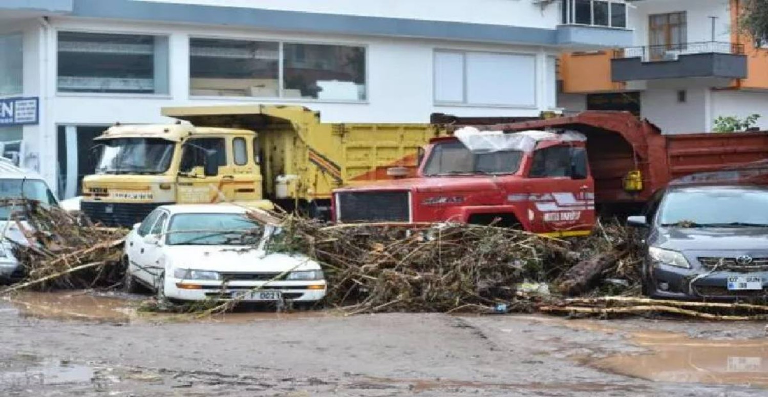 Antalya'da sel baskın