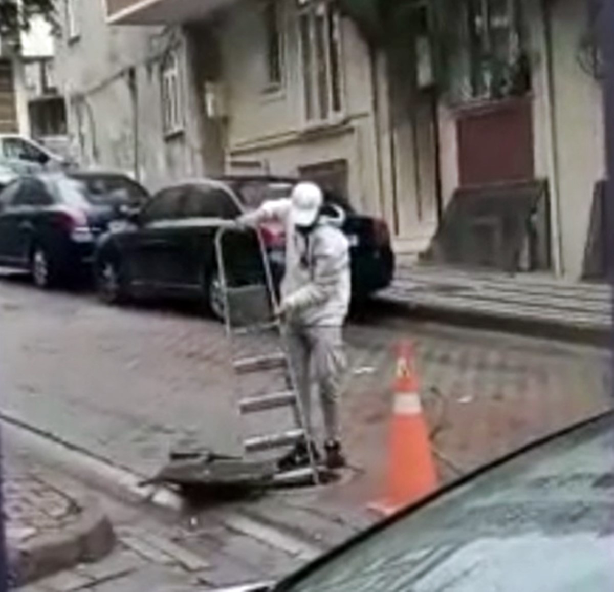 bakim-yapiyoruz-yalaniyla-kablo-calan-hirsizlar-1