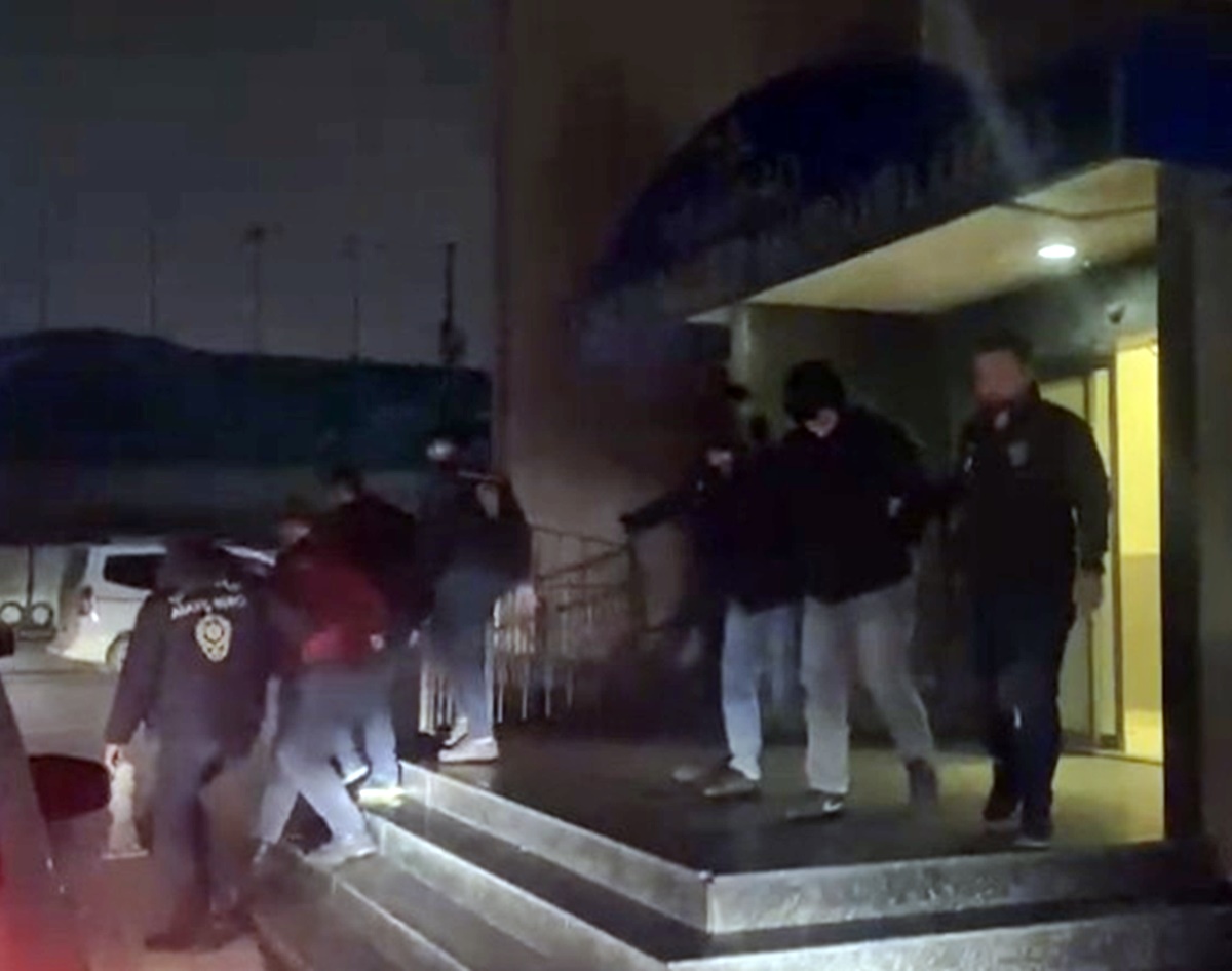 bakim-yapiyoruz-yalaniyla-kablo-calan-hirsizlar-5