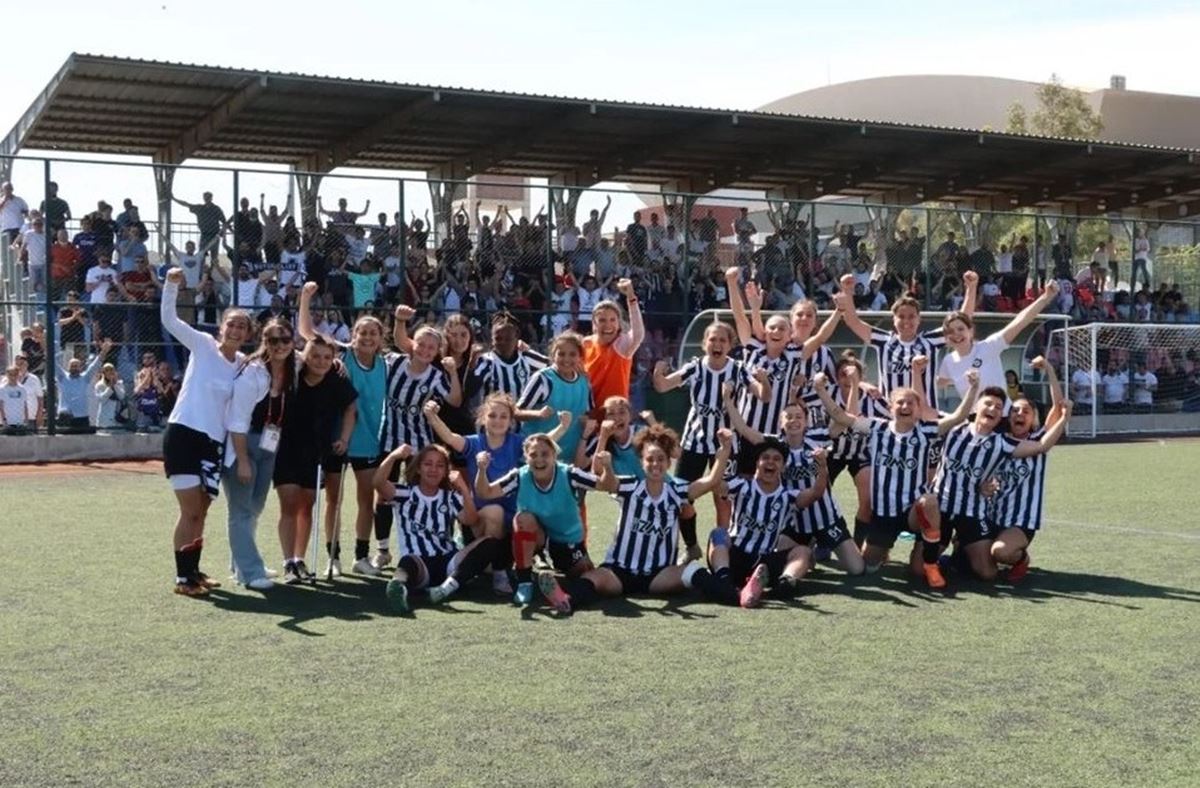 altay-kadin-futbol-takimi