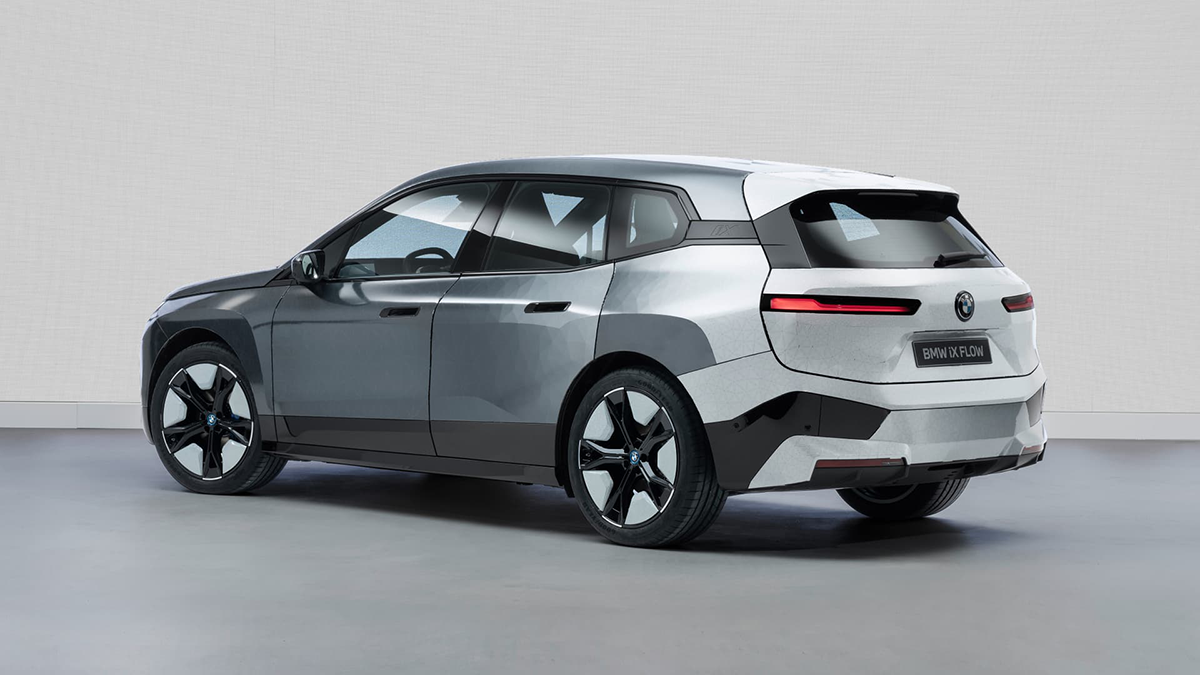 renk-degistiren-araba-bmw-ix-flow