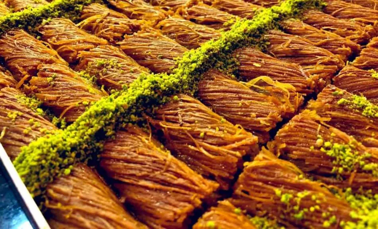 diyarbakir-kadayifi-nasil-yapilir-burma-kadayifin-puf-noktalari-ve-tam-olculu-tarifi-1618391093-0948