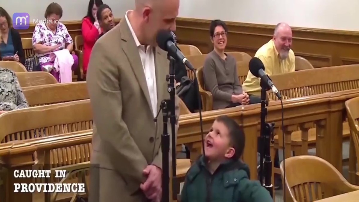 babasini-ele-veren-cocuk-4