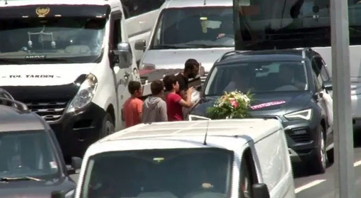 dugun-arabasindan-bahsis-isteyenler-savusturma-yollari