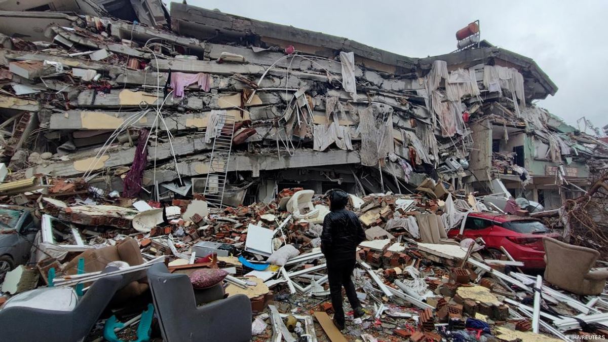 depremde-binalar-neden-yikiliyor-1