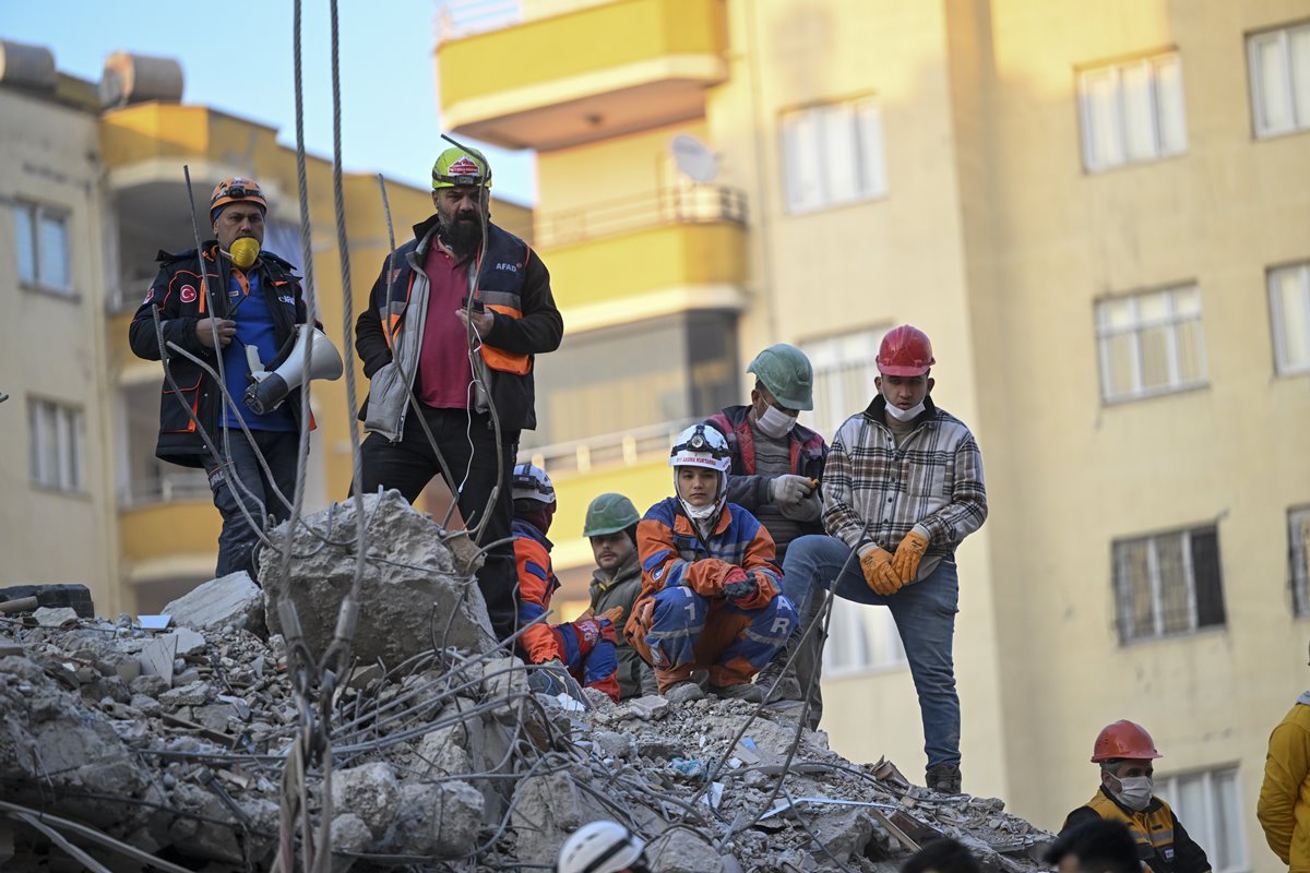 depremde-binalar-neden-yikiliyor-5