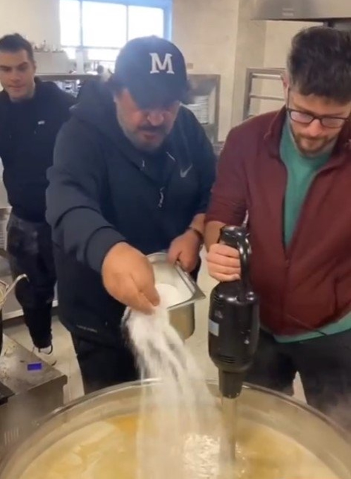 sef-mehmet-yalcinkaya-deprem-bolgesinde-4