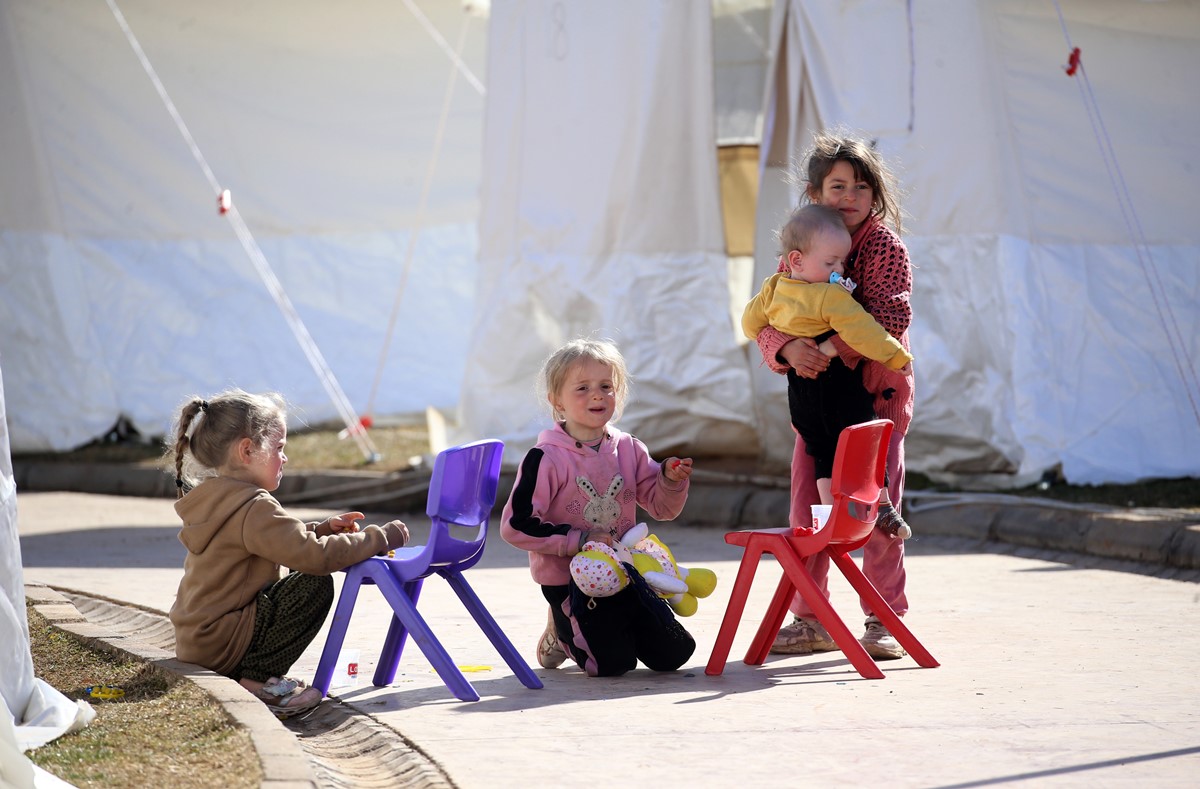 deprem-bolgesi-cocuklar