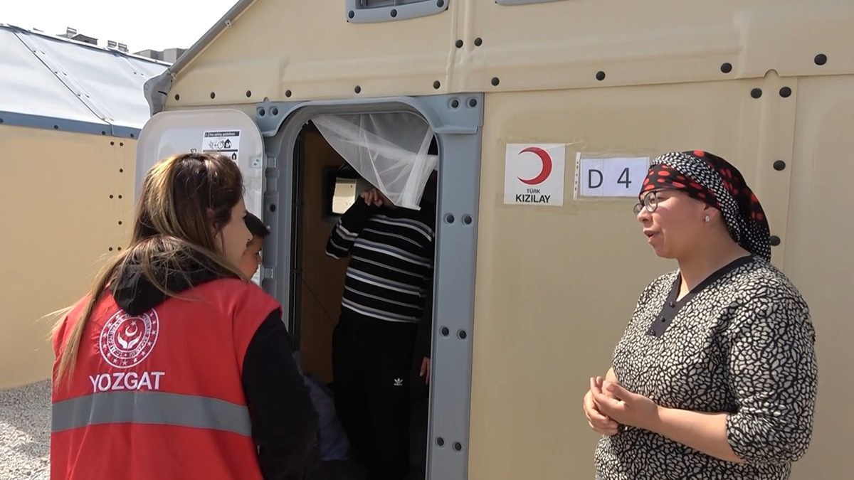 deprem-bolgesi-isvec-cadirlari-10