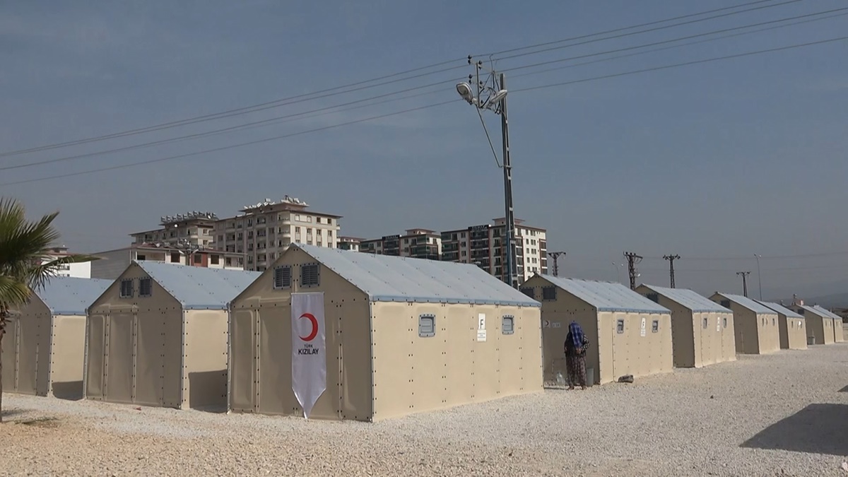 deprem-bolgesi-isvec-cadirlari-7