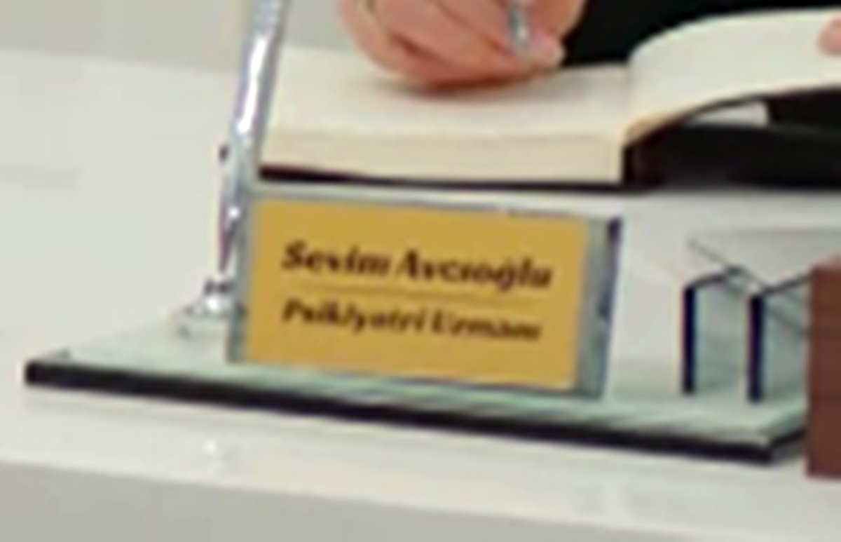 yasak-elma-dizisi-gulseren-budayicioglu-ile-dalga-gecti-2