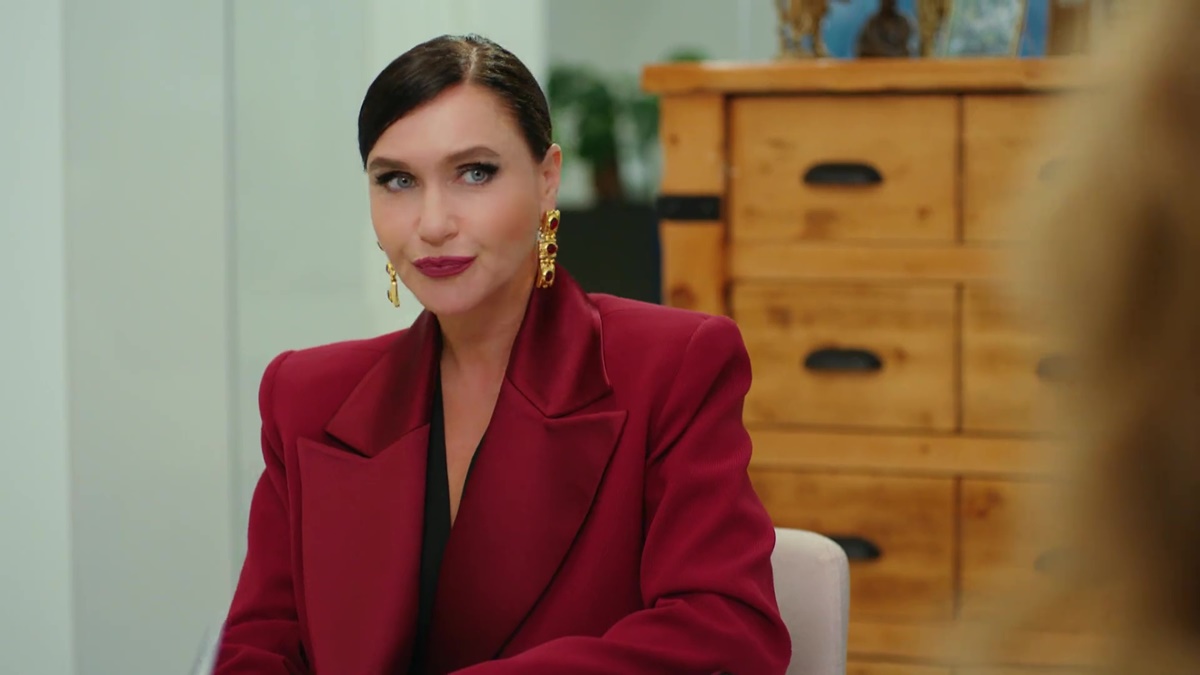 yasak-elma-dizisi-gulseren-budayicioglu-ile-dalga-gecti-4