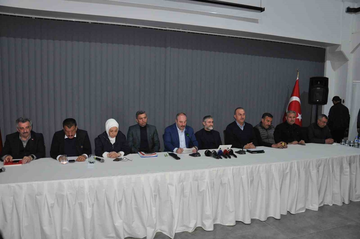 nureddin-nebati-eyt-yorumu