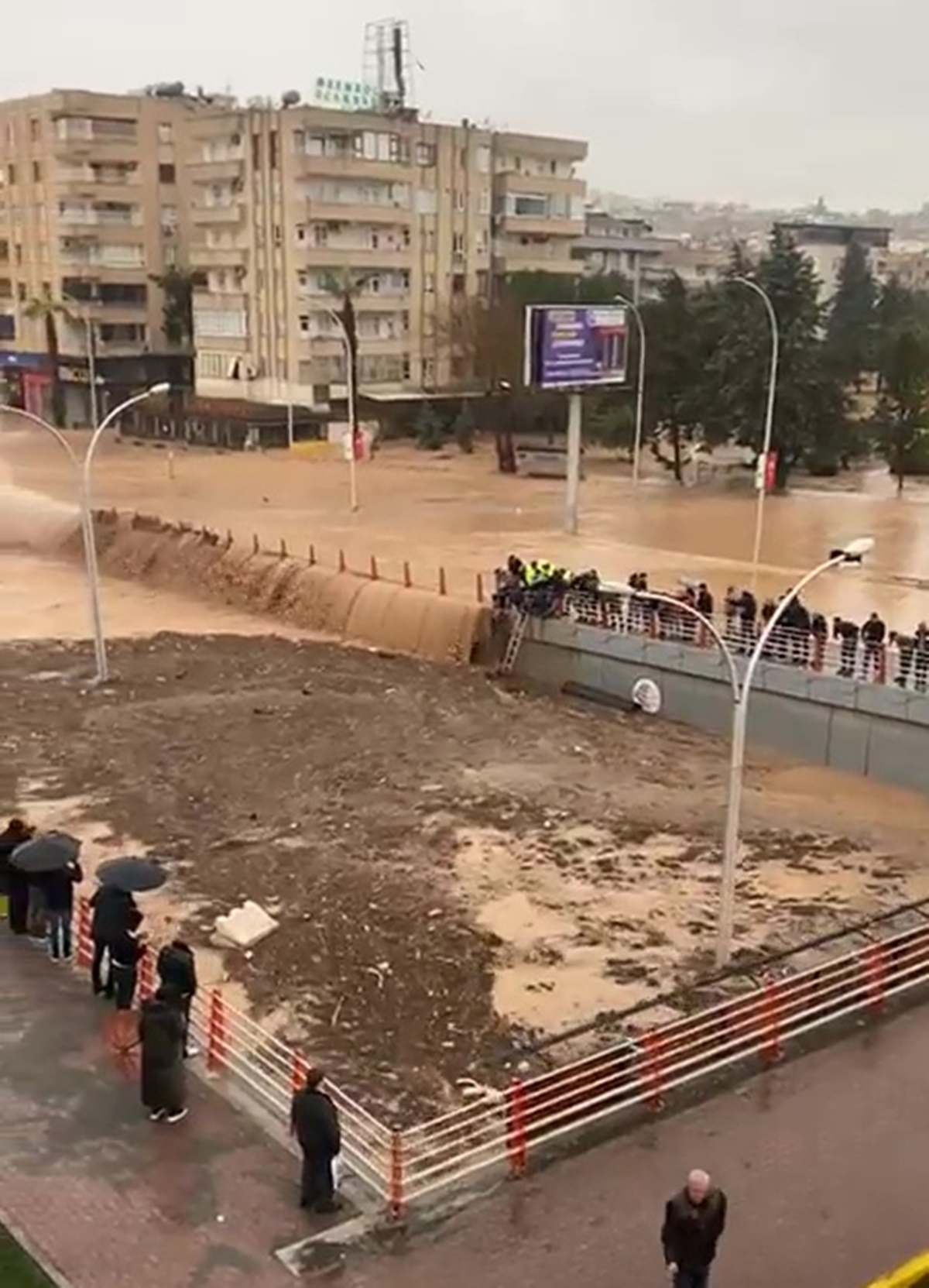 sanliurfa-sel-felaketi-yilan-3