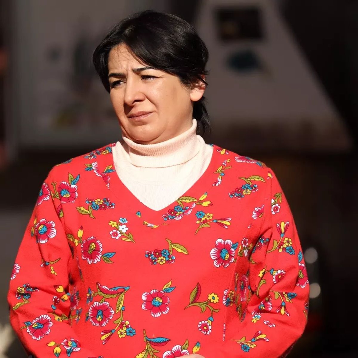 zeynep-kankondenin-kafasina-tas-dustu